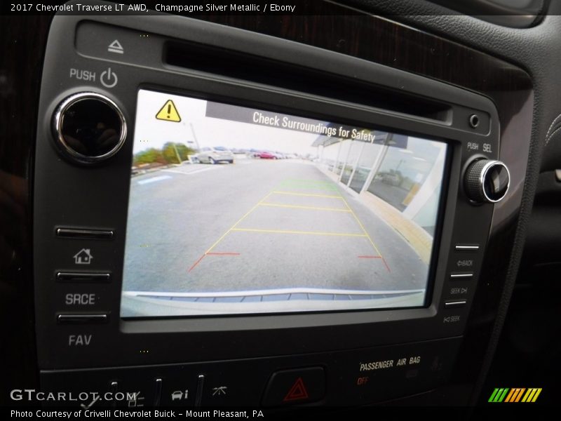 Champagne Silver Metallic / Ebony 2017 Chevrolet Traverse LT AWD