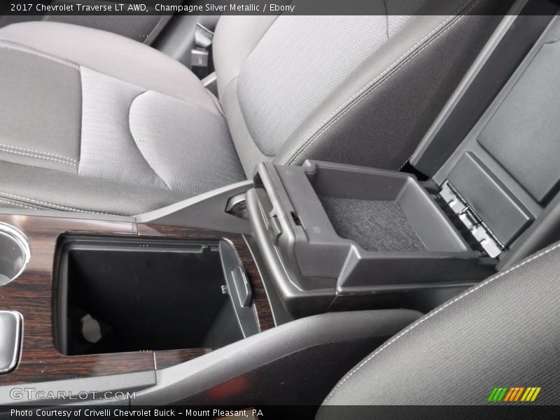 Champagne Silver Metallic / Ebony 2017 Chevrolet Traverse LT AWD