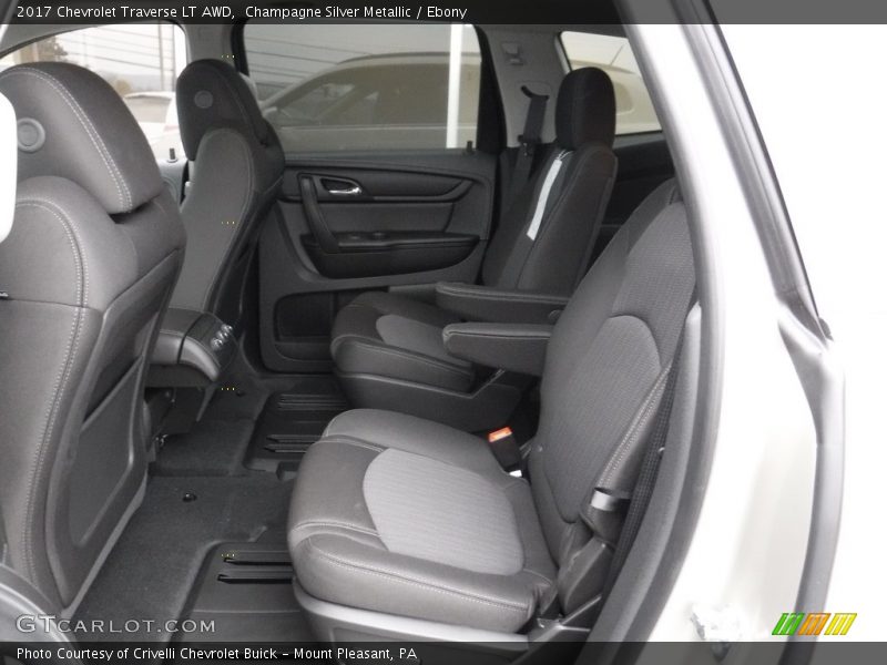 Champagne Silver Metallic / Ebony 2017 Chevrolet Traverse LT AWD