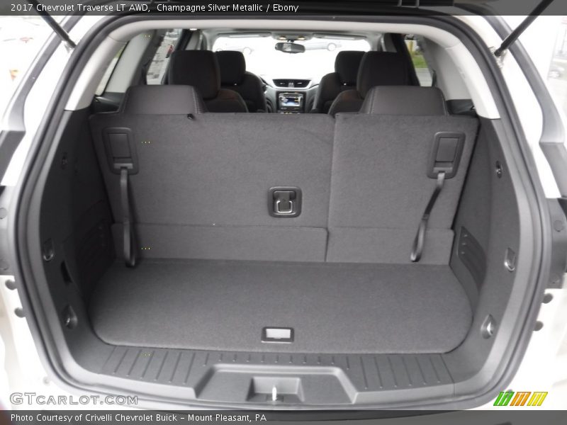 Champagne Silver Metallic / Ebony 2017 Chevrolet Traverse LT AWD