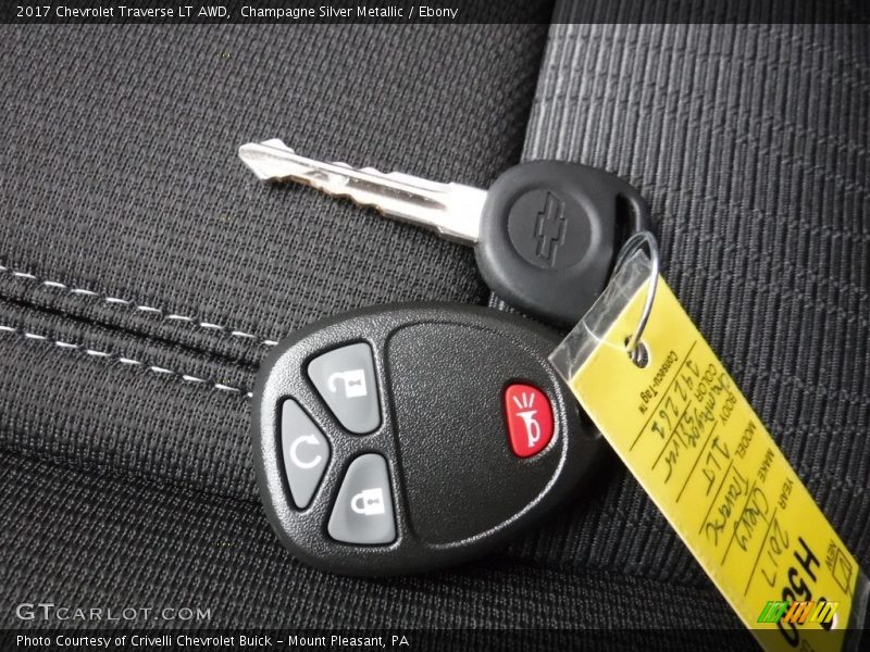 Champagne Silver Metallic / Ebony 2017 Chevrolet Traverse LT AWD