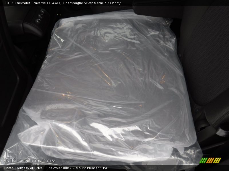 Champagne Silver Metallic / Ebony 2017 Chevrolet Traverse LT AWD
