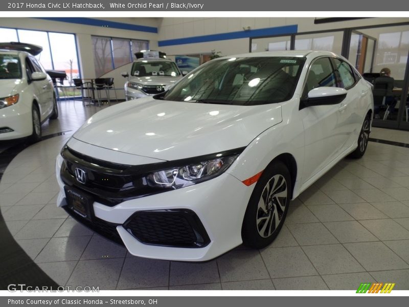 Front 3/4 View of 2017 Civic LX Hatchback
