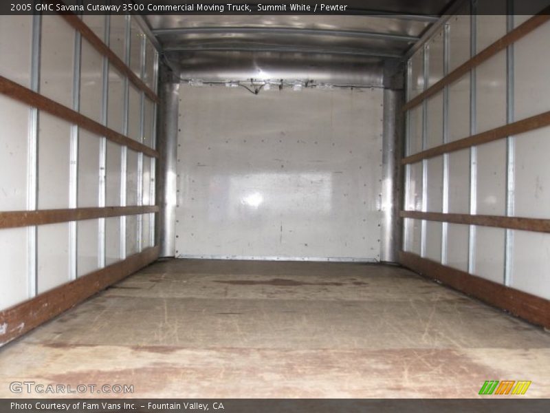 Summit White / Pewter 2005 GMC Savana Cutaway 3500 Commercial Moving Truck