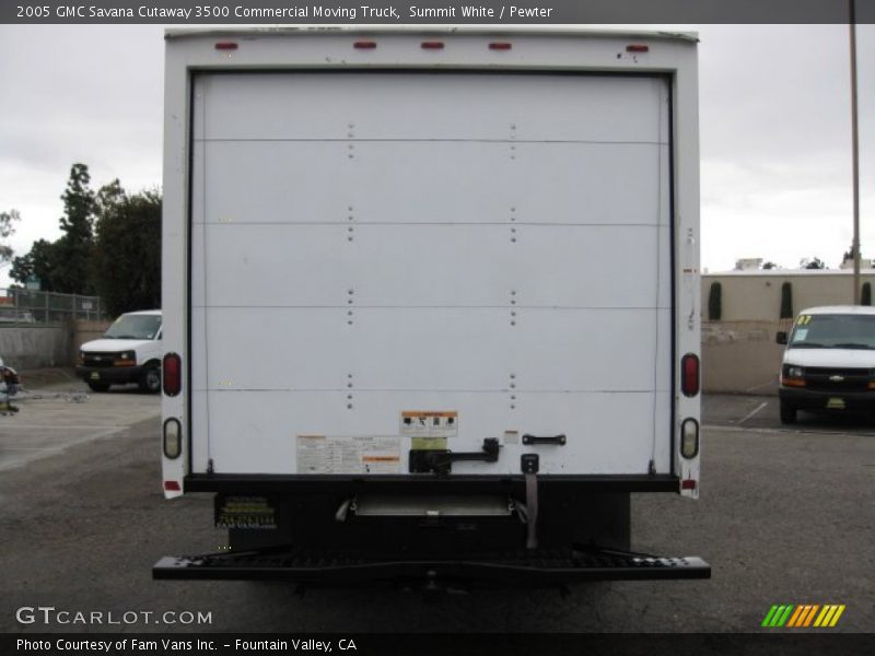 Summit White / Pewter 2005 GMC Savana Cutaway 3500 Commercial Moving Truck