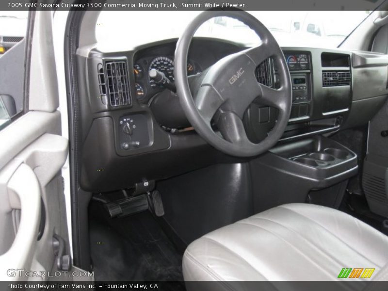 Summit White / Pewter 2005 GMC Savana Cutaway 3500 Commercial Moving Truck