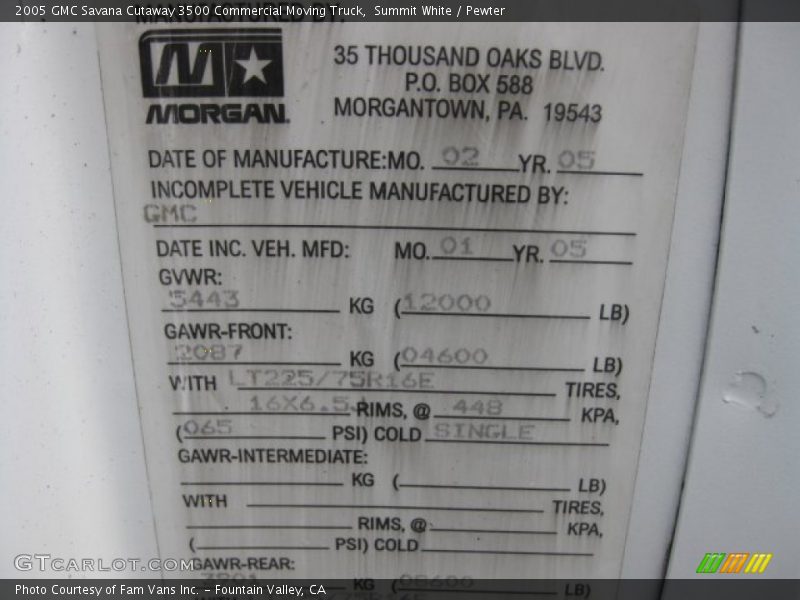Summit White / Pewter 2005 GMC Savana Cutaway 3500 Commercial Moving Truck