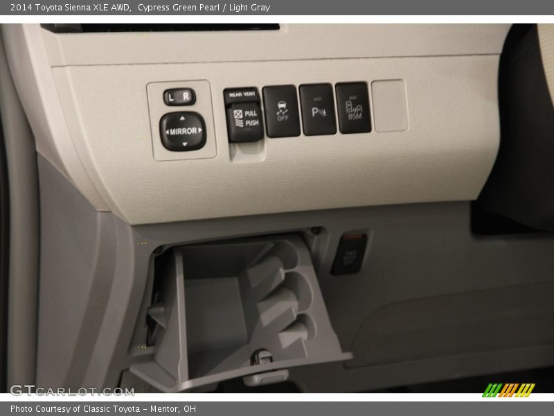 Cypress Green Pearl / Light Gray 2014 Toyota Sienna XLE AWD