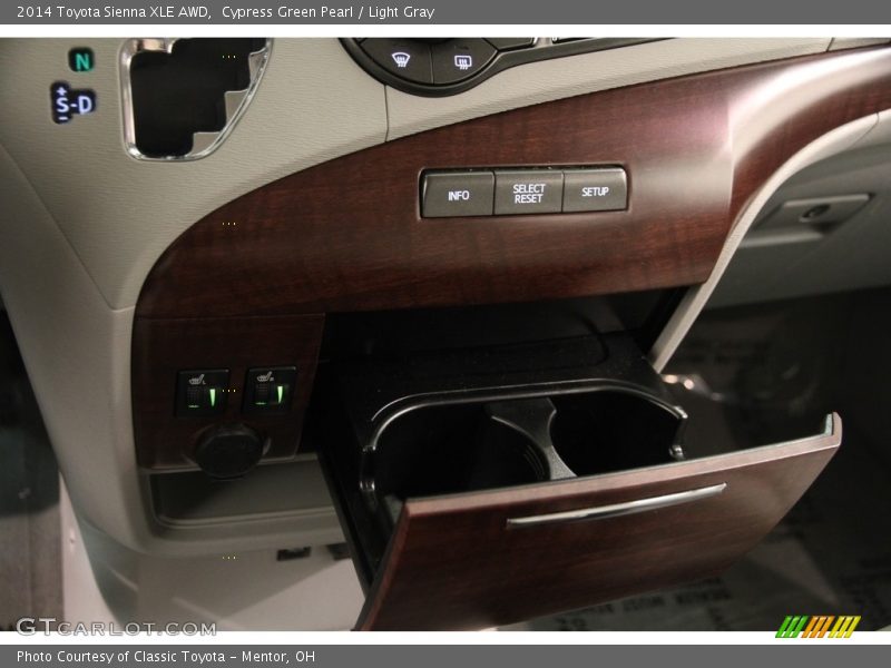 Cypress Green Pearl / Light Gray 2014 Toyota Sienna XLE AWD