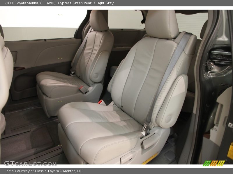 Cypress Green Pearl / Light Gray 2014 Toyota Sienna XLE AWD