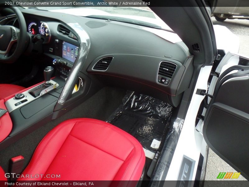 Arctic White / Adrenaline Red 2017 Chevrolet Corvette Grand Sport Convertible