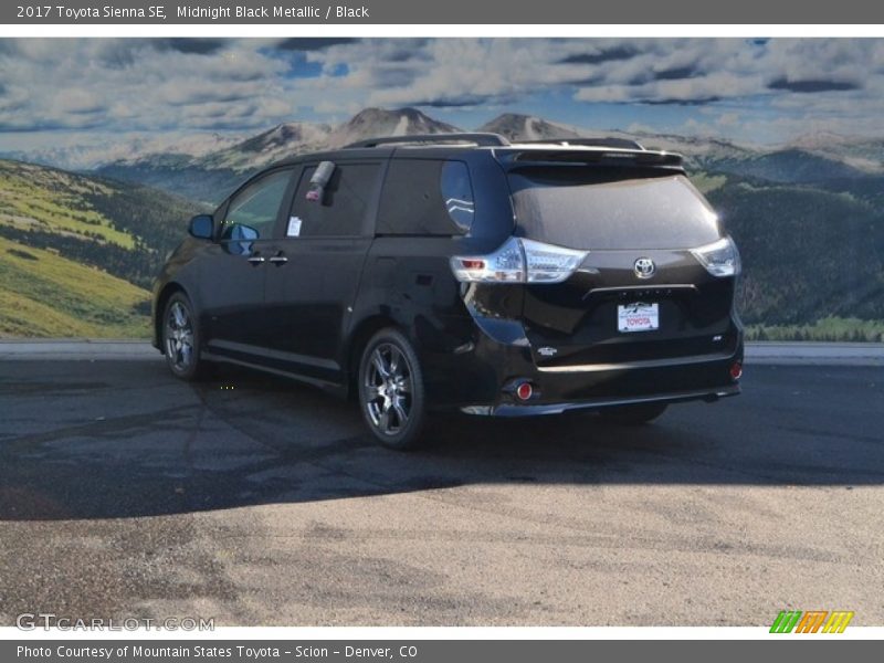 Midnight Black Metallic / Black 2017 Toyota Sienna SE