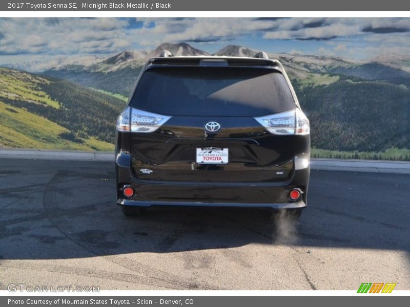 Midnight Black Metallic / Black 2017 Toyota Sienna SE