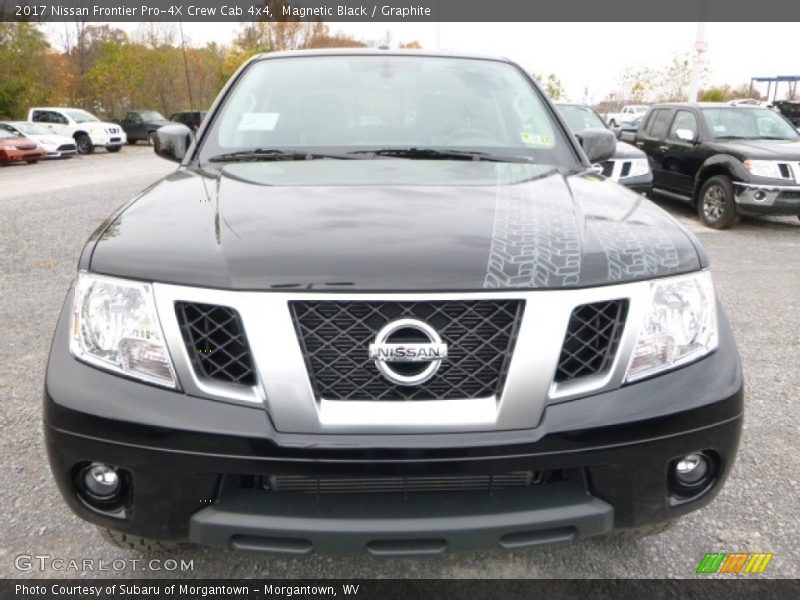 Magnetic Black / Graphite 2017 Nissan Frontier Pro-4X Crew Cab 4x4