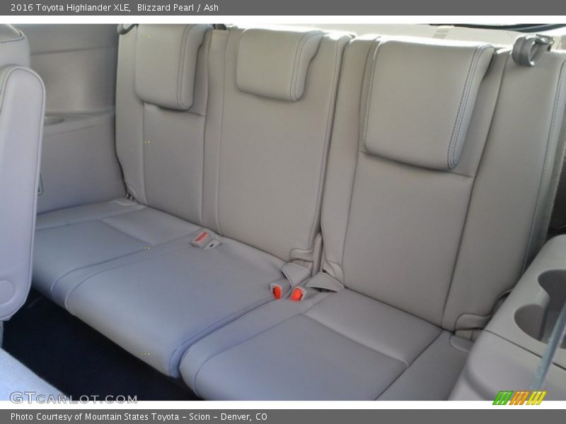 Blizzard Pearl / Ash 2016 Toyota Highlander XLE