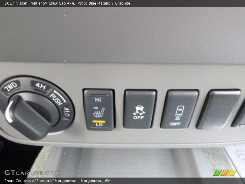 Controls of 2017 Frontier SV Crew Cab 4x4