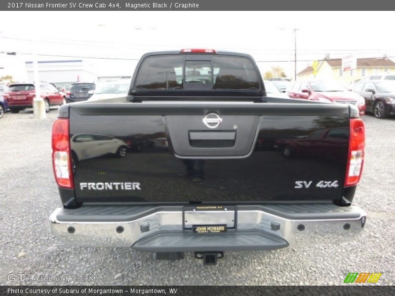 Magnetic Black / Graphite 2017 Nissan Frontier SV Crew Cab 4x4