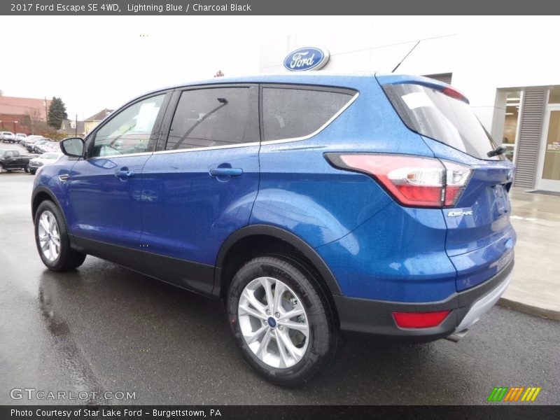 Lightning Blue / Charcoal Black 2017 Ford Escape SE 4WD