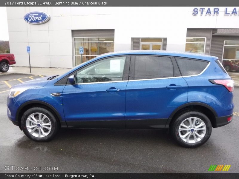 Lightning Blue / Charcoal Black 2017 Ford Escape SE 4WD