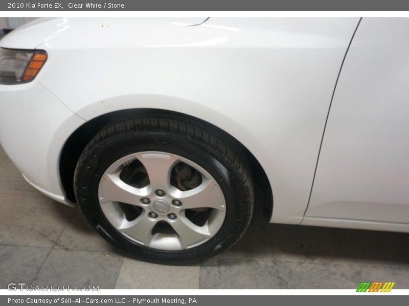 Clear White / Stone 2010 Kia Forte EX