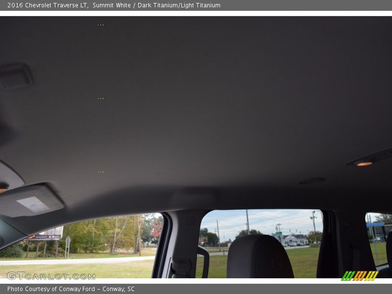 Summit White / Dark Titanium/Light Titanium 2016 Chevrolet Traverse LT