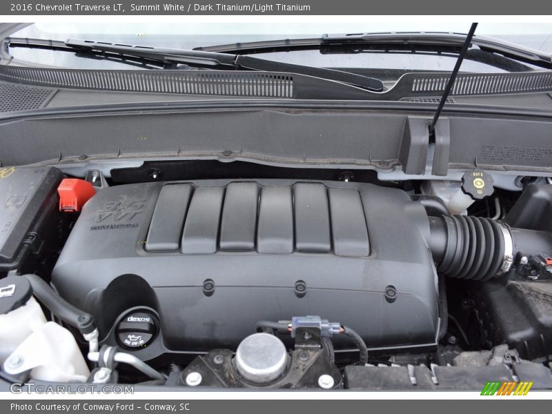 Summit White / Dark Titanium/Light Titanium 2016 Chevrolet Traverse LT