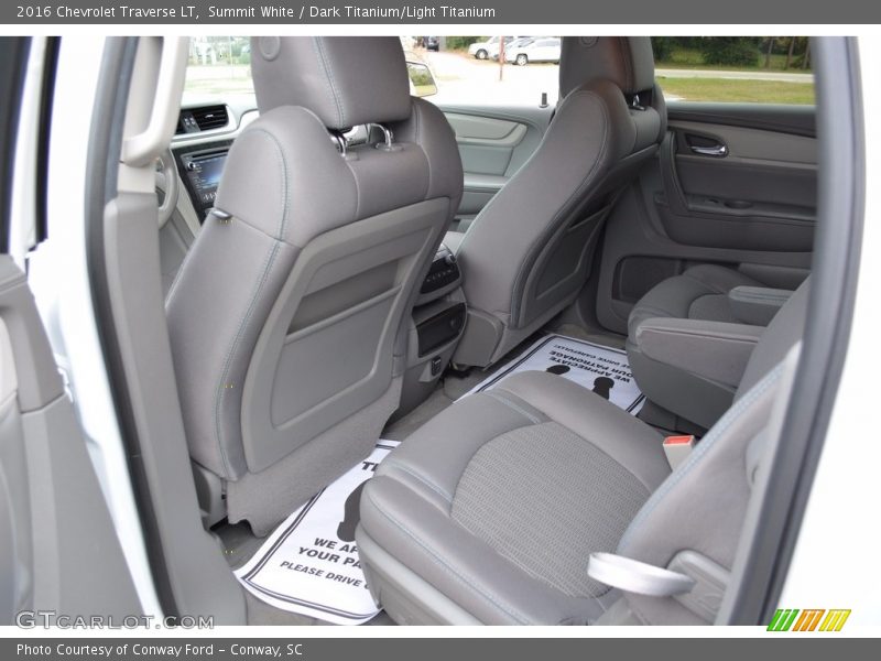 Summit White / Dark Titanium/Light Titanium 2016 Chevrolet Traverse LT