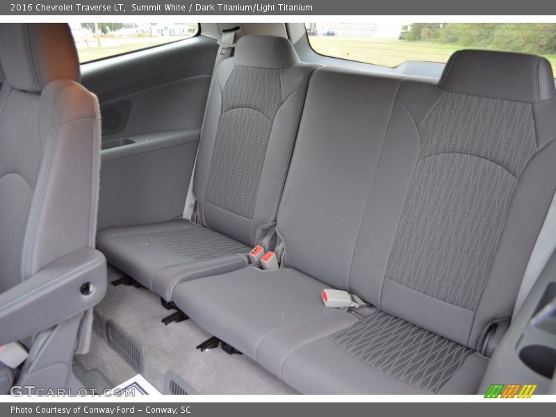 Summit White / Dark Titanium/Light Titanium 2016 Chevrolet Traverse LT