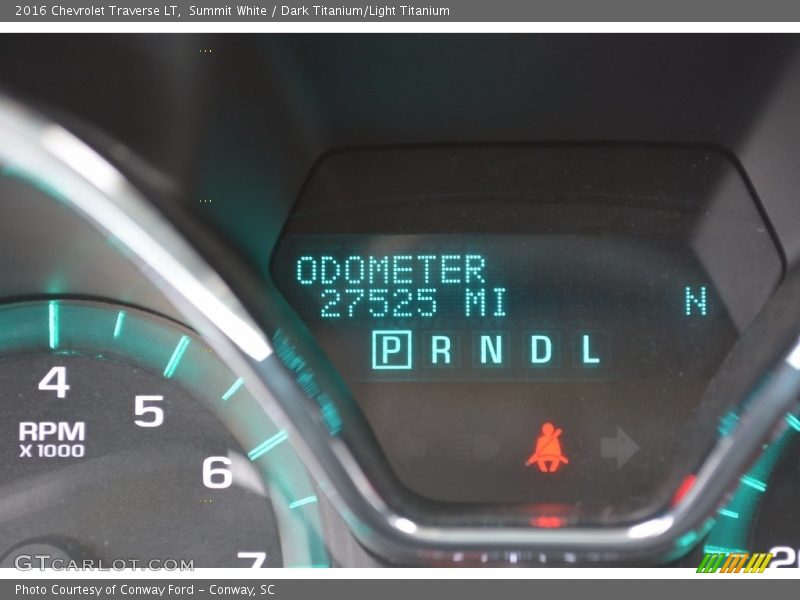 Summit White / Dark Titanium/Light Titanium 2016 Chevrolet Traverse LT