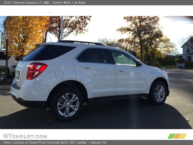Summit White / Jet Black 2017 Chevrolet Equinox LT AWD