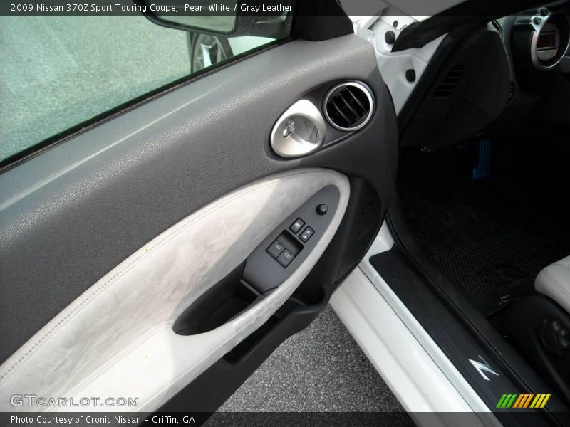 Pearl White / Gray Leather 2009 Nissan 370Z Sport Touring Coupe