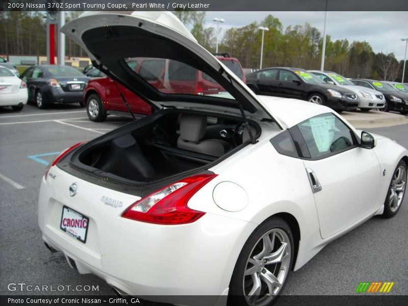 Pearl White / Gray Leather 2009 Nissan 370Z Sport Touring Coupe