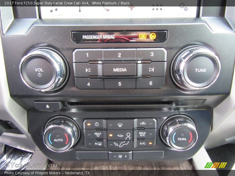 Controls of 2017 F250 Super Duty Lariat Crew Cab 4x4