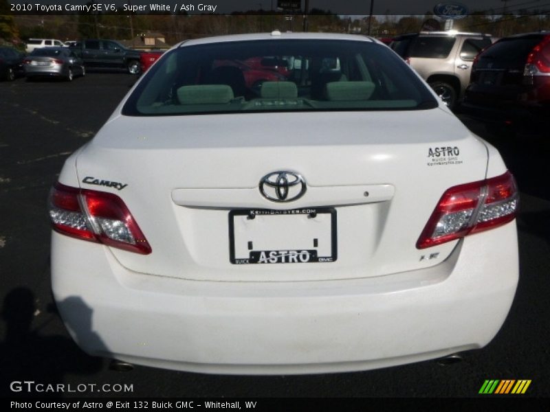 Super White / Ash Gray 2010 Toyota Camry SE V6