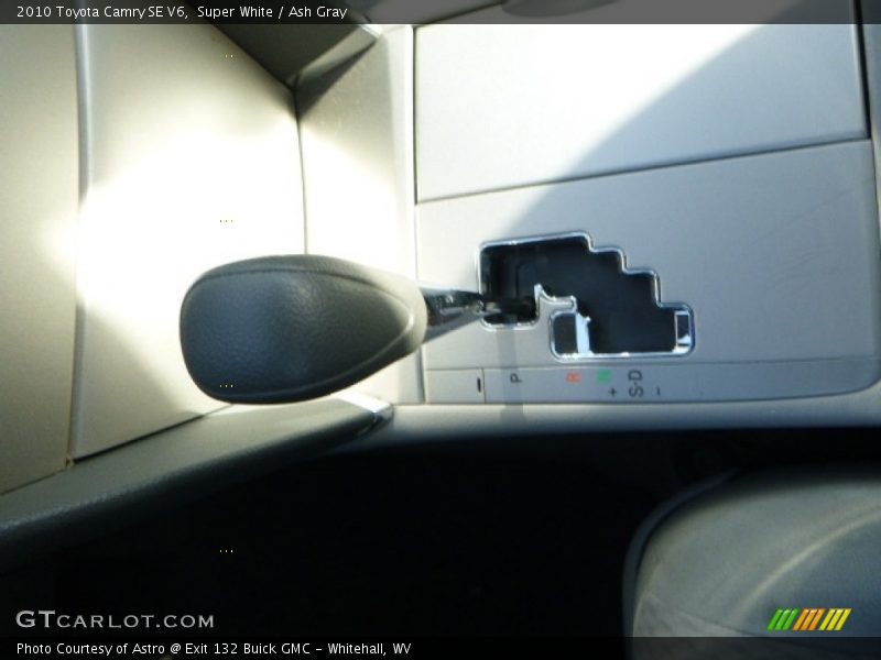 Super White / Ash Gray 2010 Toyota Camry SE V6