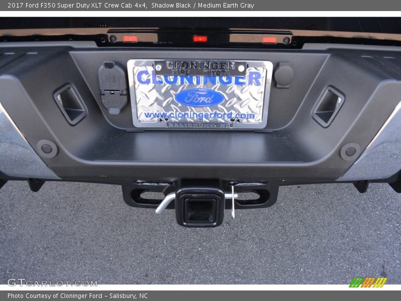 Shadow Black / Medium Earth Gray 2017 Ford F350 Super Duty XLT Crew Cab 4x4