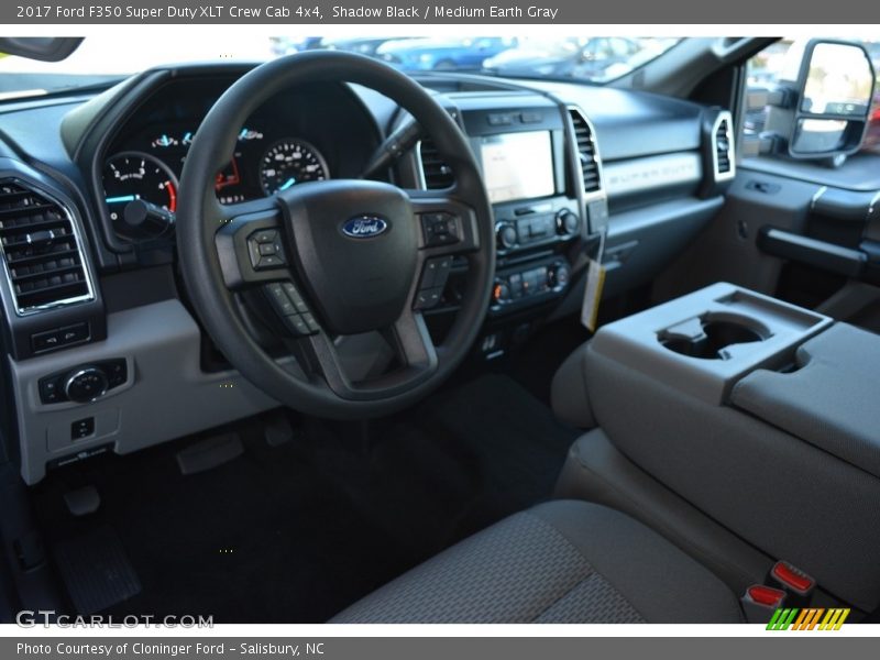 Shadow Black / Medium Earth Gray 2017 Ford F350 Super Duty XLT Crew Cab 4x4