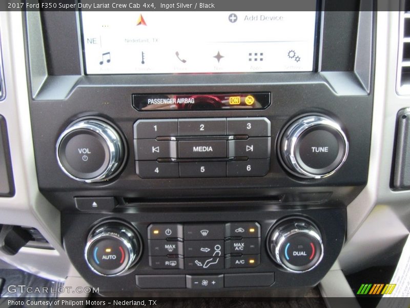 Controls of 2017 F350 Super Duty Lariat Crew Cab 4x4