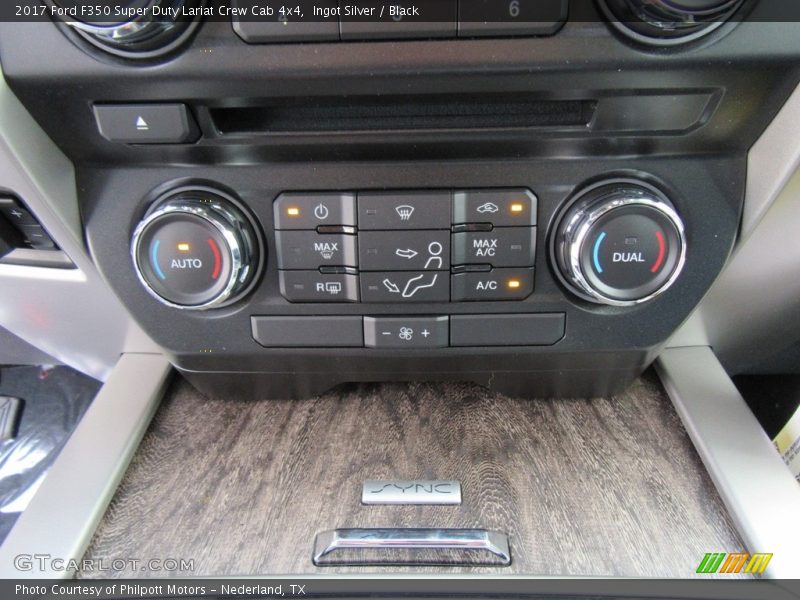 Controls of 2017 F350 Super Duty Lariat Crew Cab 4x4