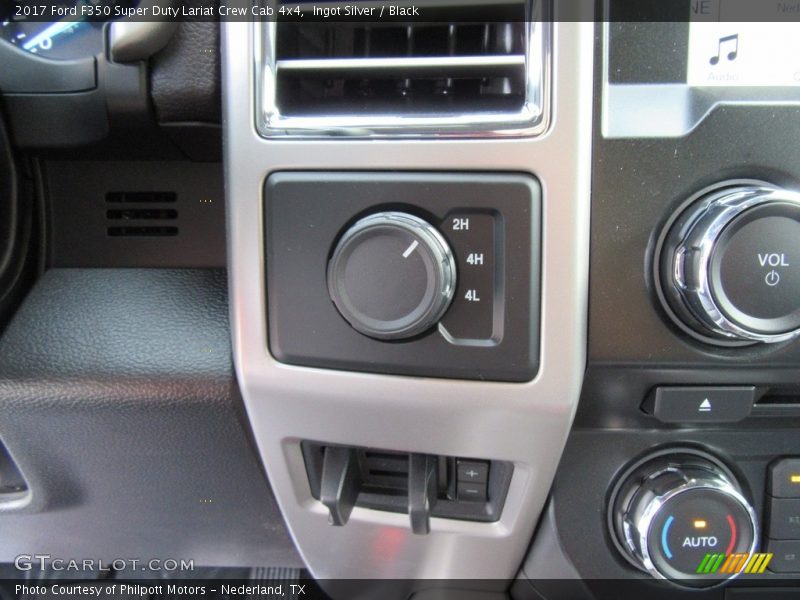 Controls of 2017 F350 Super Duty Lariat Crew Cab 4x4