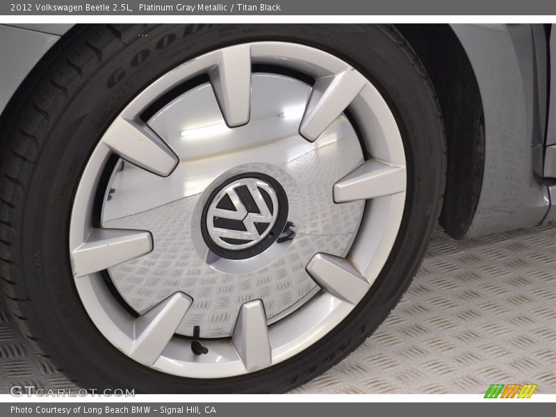 Platinum Gray Metallic / Titan Black 2012 Volkswagen Beetle 2.5L
