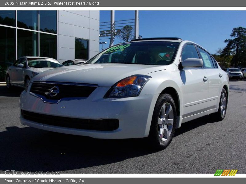 Winter Frost Pearl / Blond 2009 Nissan Altima 2.5 S