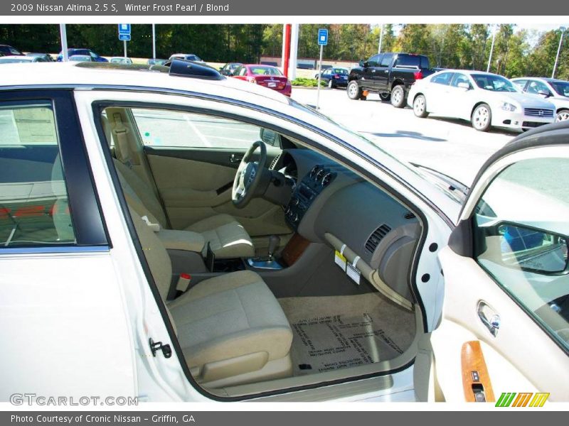Winter Frost Pearl / Blond 2009 Nissan Altima 2.5 S