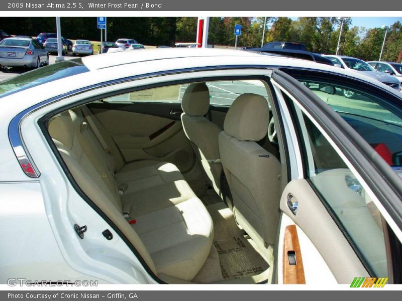 Winter Frost Pearl / Blond 2009 Nissan Altima 2.5 S