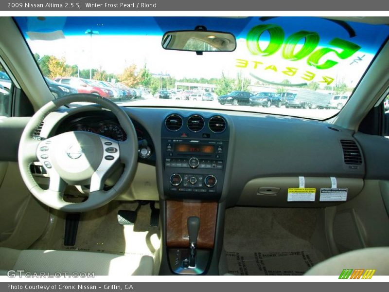 Winter Frost Pearl / Blond 2009 Nissan Altima 2.5 S