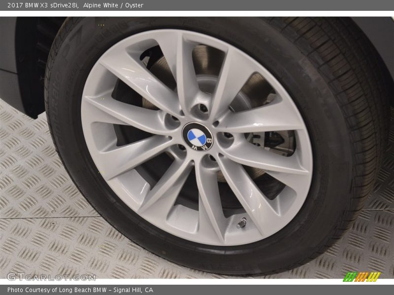 Alpine White / Oyster 2017 BMW X3 sDrive28i