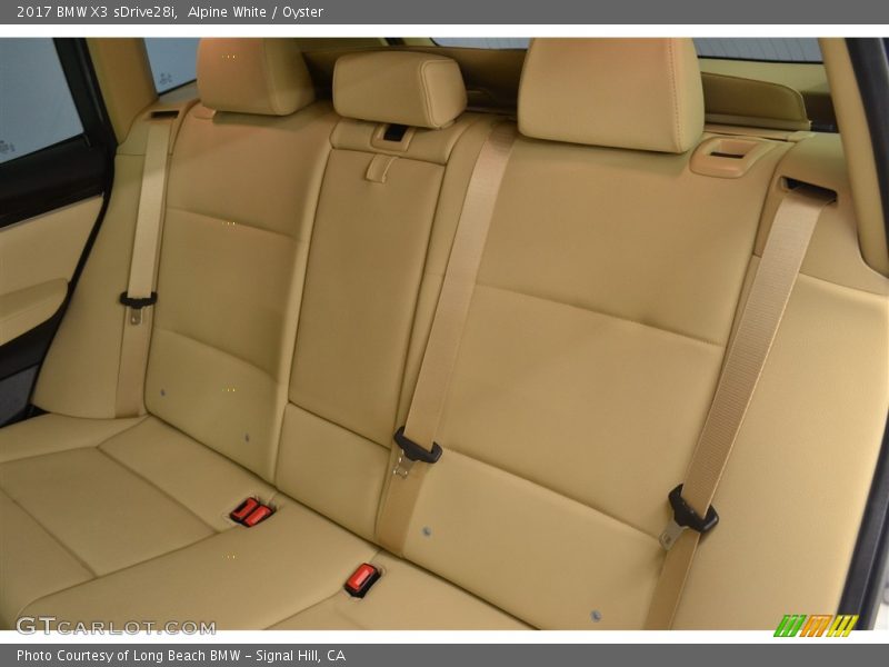 Alpine White / Oyster 2017 BMW X3 sDrive28i