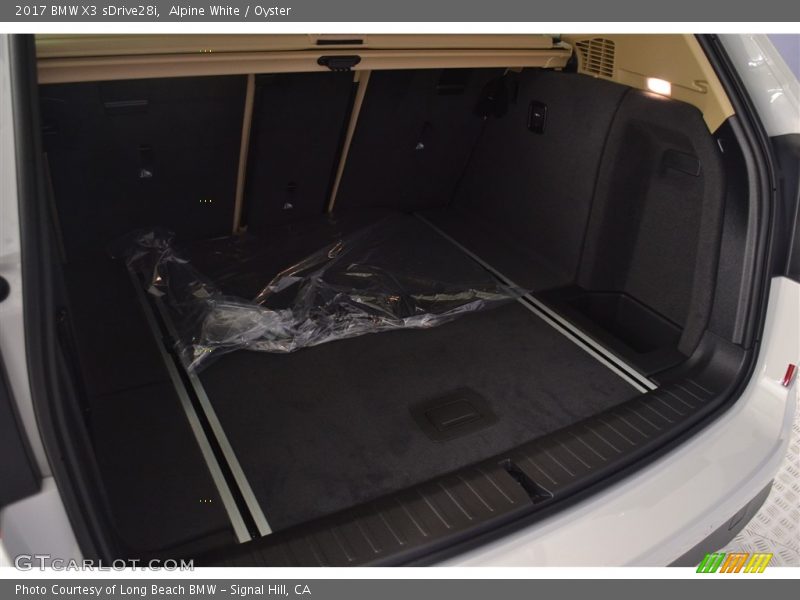 Alpine White / Oyster 2017 BMW X3 sDrive28i