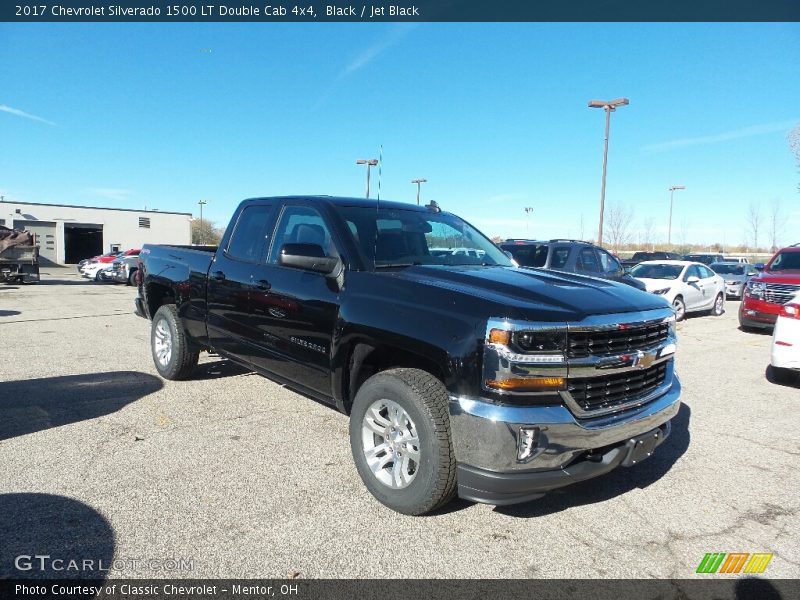 Front 3/4 View of 2017 Silverado 1500 LT Double Cab 4x4