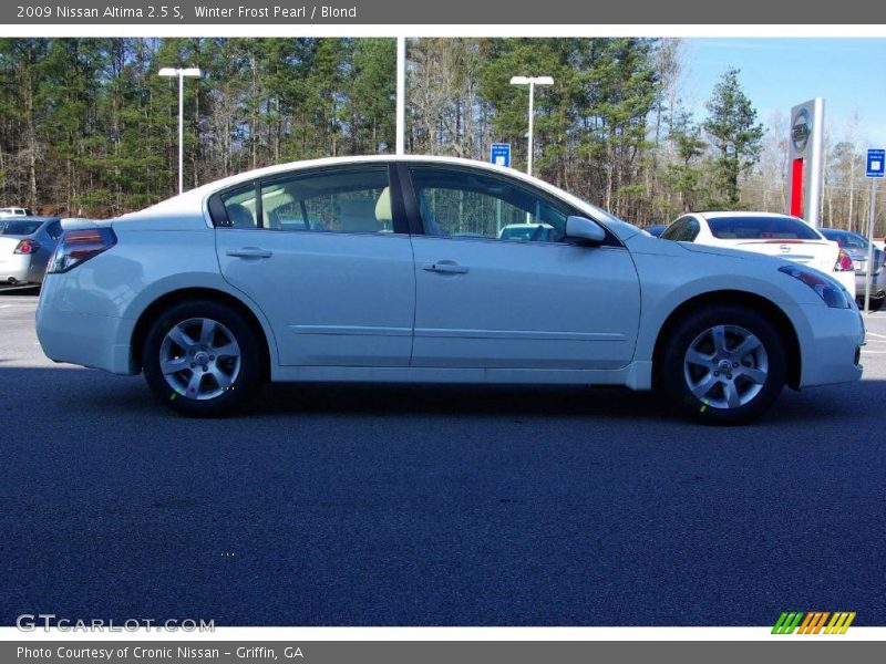 Winter Frost Pearl / Blond 2009 Nissan Altima 2.5 S